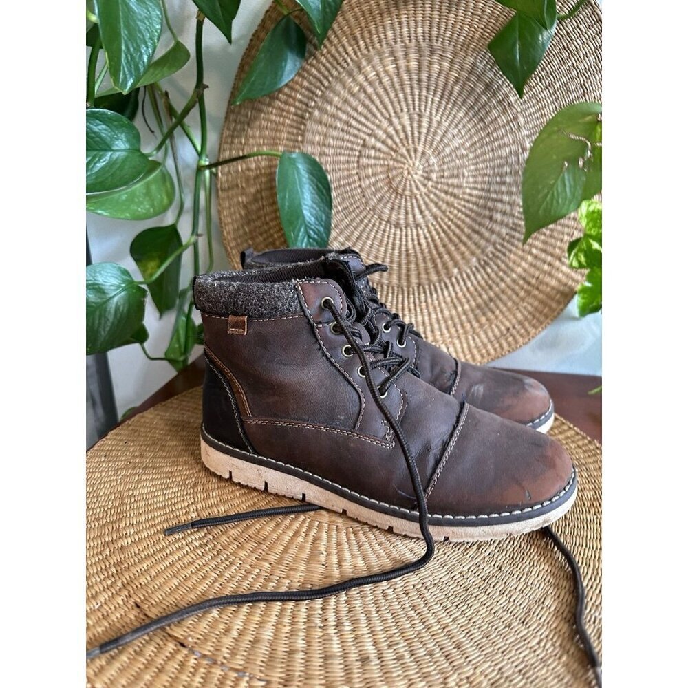 Eddie Bauer youth size 5M brown boots